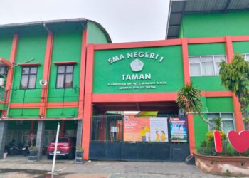 Dinding Bungkam SMAN 1 Taman: Kepala Sekolah dan Humas Dikecam Media dan Orang Tua Siswa, Isu Transparansi Kian Memanas